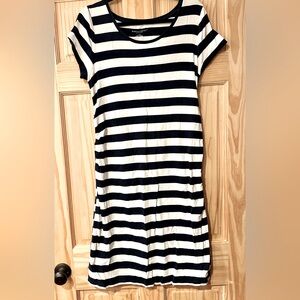 Large Liz Lange for Target Navy Blue and White Striped Maternity T-Shirt Dress